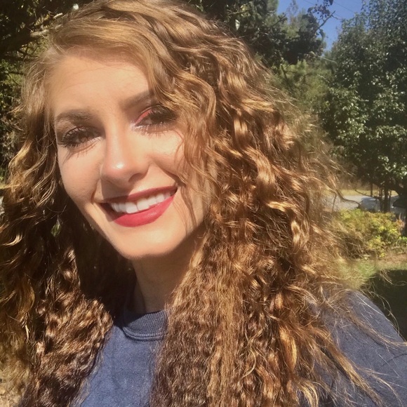 Meet your Posher, Kaitlin - Picture 1 of 1